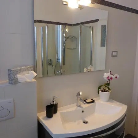 Centro Terme アパート メラーノ